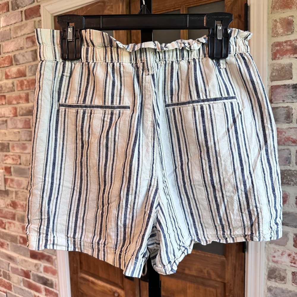 a.n.a Shorts Women Medium Navy White Striped Linen Cotton Paperbag Waist Casual - Picture 2 of 7